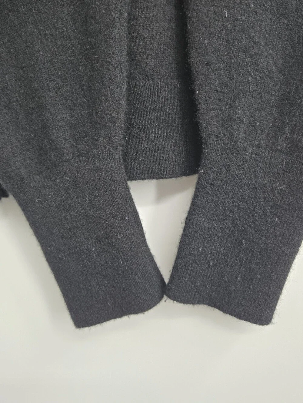 Everlane Cashmere Sweater Black Mock Neck Minimal Pullover